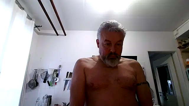 Snapshot of Berg_Boy chatting on February 8, 2026, 7:28 am Berg Boy online show from February 8, 2026, 7:28 am