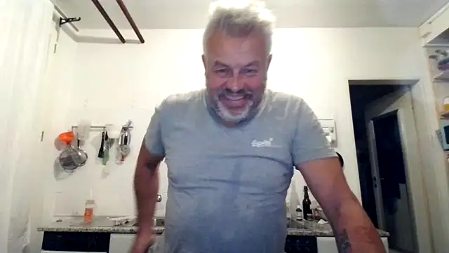 Snapshot of Berg_Boy chatting on September 27, 2025, 10:27 pm Berg Boy online show from September 27, 2025, 10:27 pm