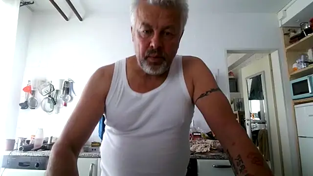 Snapshot of Berg_Boy chatting on September 9, 2025, 10:25 am Berg Boy online show from September 9, 2025, 10:25 am