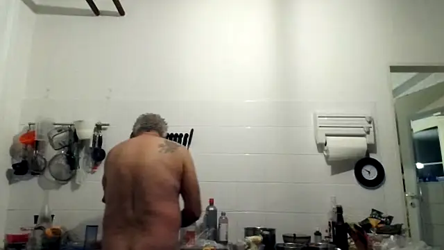 Snapshot of Berg_Boy chatting on September 18, 2025, 3:53 am Berg Boy online show from September 18, 2025, 3:53 am