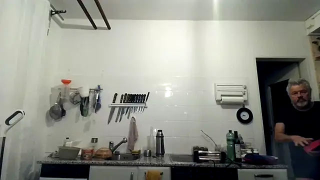 Snapshot of Berg_Boy chatting on December 1, 2025, 8:42 pm Berg Boy online show from December 1, 2025, 8:42 pm