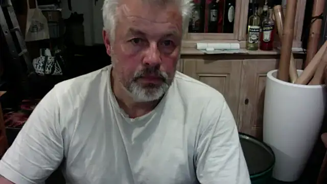 Snapshot of Berg_Boy chatting on September 14, 2025, 9:15 pm Berg Boy online show from September 14, 2025, 9:15 pm