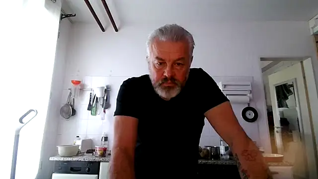 Snapshot of Berg_Boy chatting on November 30, 2025, 8:59 am Berg Boy online show from November 30, 2025, 8:59 am