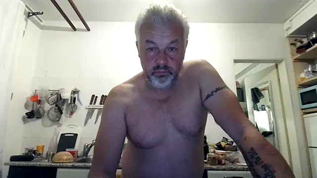 Snapshot of Berg_Boy chatting on September 12, 2025, 3:17 am Berg Boy online show from September 12, 2025, 3:17 am