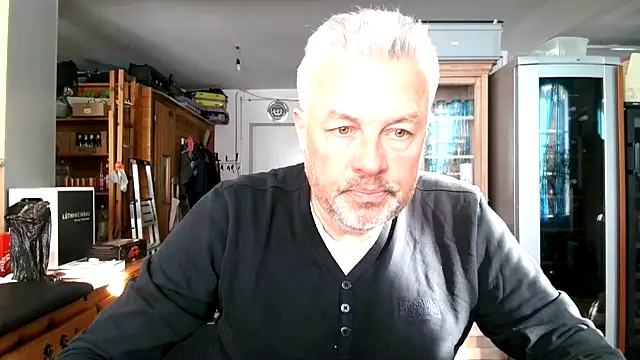 Snapshot of Berg_Boy chatting on March 20, 2025, 3:25 pm Berg Boy online show from March 20, 2025, 3:25 pm