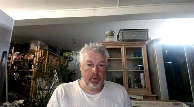 Snapshot of Berg_Boy chatting on March 11, 2025, 4:51 am Berg Boy online show from March 11, 2025, 4:51 am