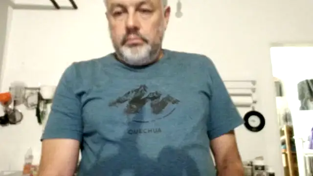 Snapshot of Berg_Boy chatting on September 30, 2025, 8:48 pm Berg Boy online show from September 30, 2025, 8:48 pm