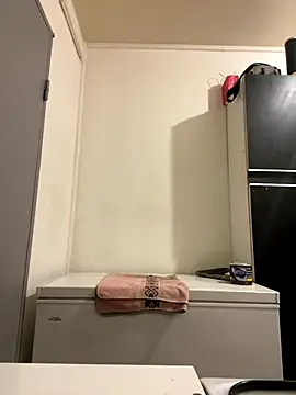 Snapshot of Hugo34bg chatting on October 30, 2025, 2:32 am Hugo34bg online show from October 30, 2025, 2:32 am