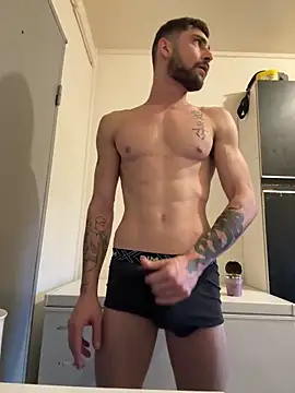 Snapshot of Hugo34bg chatting on February 25, 2026, 6:35 am Hugo34bg online show from February 25, 2026, 6:35 am