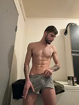 Snapshot of Hugo34bg chatting on January 18, 2026, 4:27 am Hugo34bg online show from January 18, 2026, 4:27 am