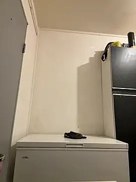 Snapshot of Hugo34bg chatting on February 1, 2026, 4:44 am Hugo34bg online show from February 1, 2026, 4:44 am