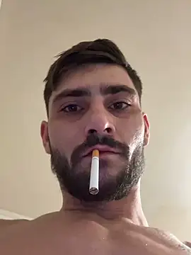 Snapshot of Hugo34bg chatting on February 9, 2026, 6:33 am Hugo34bg online show from February 9, 2026, 6:33 am