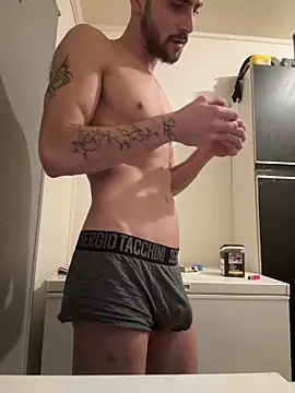 Snapshot of Hugo34bg chatting on February 5, 2026, 5:14 am Hugo34bg online show from February 5, 2026, 5:14 am