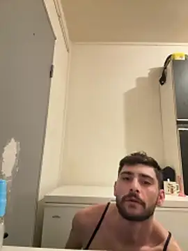 Snapshot of Hugo34bg chatting on February 13, 2026, 4:12 am Hugo34bg online show from February 13, 2026, 4:12 am