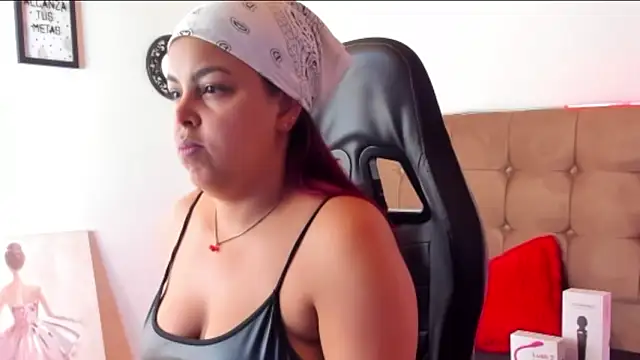 Mehlany Moretz online show from December 1, 2025, 9:59 pm