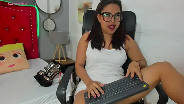 Mehlany Moretz online show from March 13, 2025, 10:54 pm