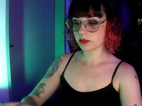 Snapshot of Acid_Girl_Ofc chatting on November 5, 2025, 3:31 am Acid Girl Ofc online show from November 5, 2025, 3:31 am