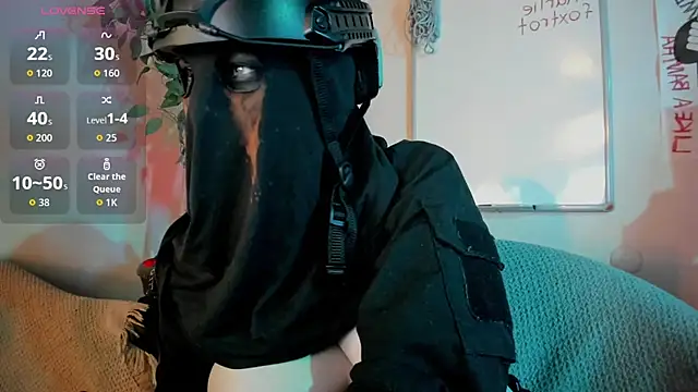 Snapshot of cos_operator chatting on November 5, 2025, 7:50 pm cos operator online show from November 5, 2025, 7:50 pm