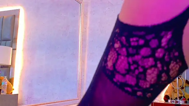 Snapshot of CamilaJohnston chatting on December 17, 2025, 9:42 pm CamilaJohnston online show from December 17, 2025, 9:42 pm