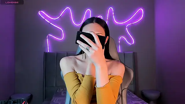 Snapshot of madison__rey chatting on December 3, 2025, 1:21 pm madison rey online show from December 3, 2025, 1:21 pm