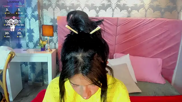 Karin Ks online show from February 12, 2026, 2:44 am