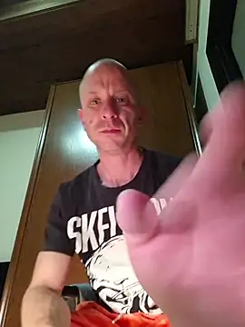 Snapshot of svenpfeifer chatting on July 11, 2026, 11:49 pm svenpfeifer online show from July 11, 2026, 11:49 pm
