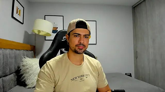 Snapshot of Dante_Storm chatting on November 7, 2025, 6:29 am Dante Storm online show from November 7, 2025, 6:29 am