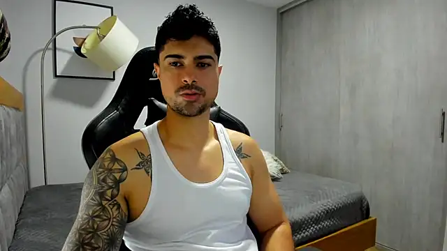 Snapshot of Dante_Storm chatting on November 14, 2025, 12:42 pm Dante Storm online show from November 14, 2025, 12:42 pm