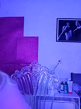 Snapshot of LoganPeny chatting on March 15, 2025, 6:03 am LoganPeny online show from March 15, 2025, 6:03 am