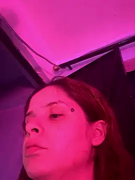 Snapshot of LoganPeny chatting on November 9, 2025, 11:36 am LoganPeny online show from November 9, 2025, 11:36 am