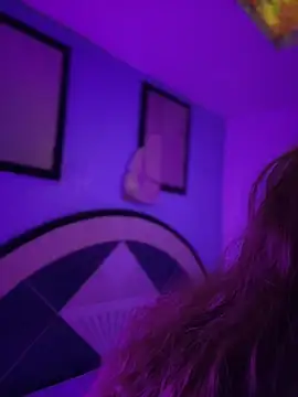 Snapshot of LoganPeny chatting on December 3, 2025, 6:36 am LoganPeny online show from December 3, 2025, 6:36 am