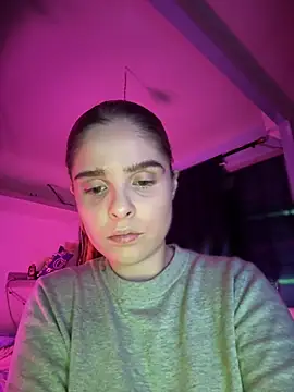 Snapshot of LoganPeny chatting on November 11, 2025, 3:45 am LoganPeny online show from November 11, 2025, 3:45 am