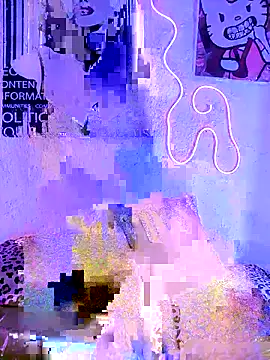 Snapshot of LoganPeny chatting on March 21, 2025, 4:17 am LoganPeny online show from March 21, 2025, 4:17 am