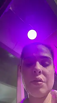 Snapshot of LoganPeny chatting on December 16, 2025, 11:09 pm LoganPeny online show from December 16, 2025, 11:09 pm