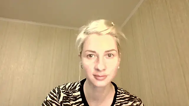 Snapshot of _Black-Panther_ chatting on July 25, 2026, 7:53 pm Black-Panther online show from July 25, 2026, 7:53 pm