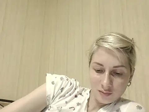 Snapshot of _Black-Panther_ chatting on July 2, 2026, 8:04 pm Black-Panther online show from July 2, 2026, 8:04 pm