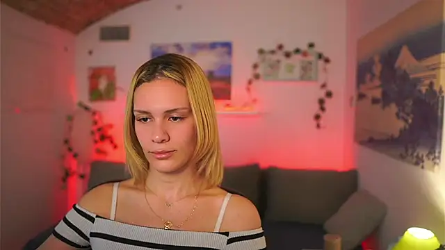 Snapshot of Aria_Blonde chatting on March 21, 2025, 5:23 pm Aria Blonde online show from March 21, 2025, 5:23 pm