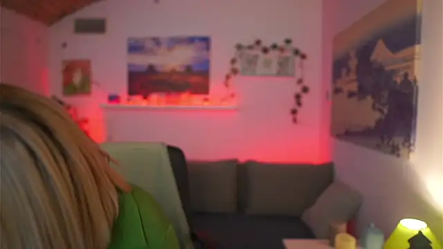 Snapshot of Aria_Blonde chatting on March 22, 2025, 5:20 pm Aria Blonde online show from March 22, 2025, 5:20 pm