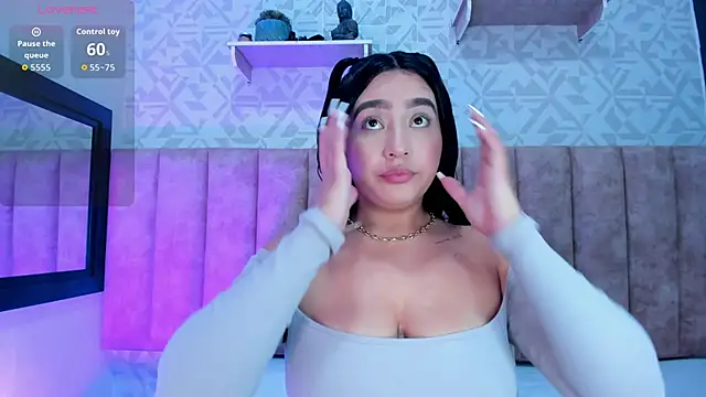 Snapshot of MelinaCruz chatting on October 9, 2025, 4:35 am MelinaCruz online show from October 9, 2025, 4:35 am