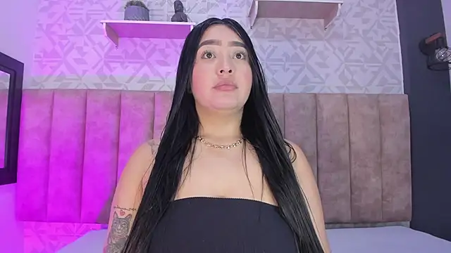 Snapshot of MelinaCruz chatting on October 23, 2025, 4:11 am MelinaCruz online show from October 23, 2025, 4:11 am