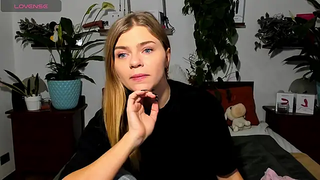 HaleyReedme online show from November 26, 2025, 8:14 am