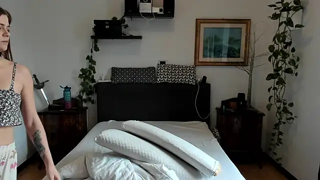 HaleyReedme online show from March 11, 2026, 9:25 am