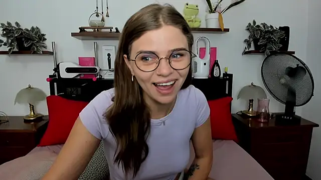 Snapshot of HaleyReedme chatting on July 16, 2026, 7:05 am HaleyReedme online show from July 16, 2026, 7:05 am