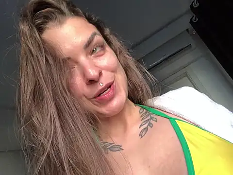 Snapshot of azimmer__ chatting on July 15, 2026, 7:43 pm azimmer online show from July 15, 2026, 7:43 pm