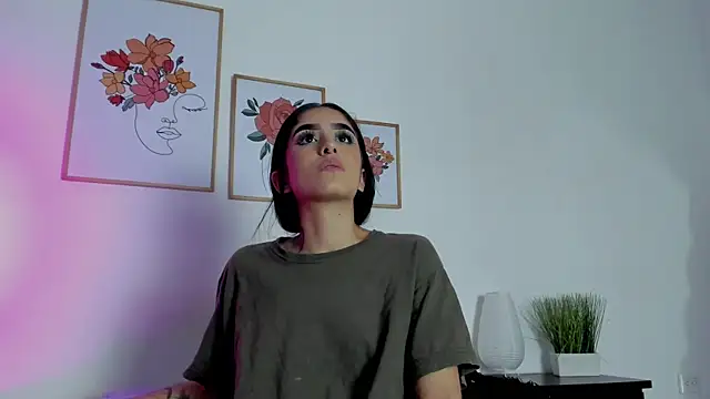 alana 111 online show from September 26, 2025, 3:13 am