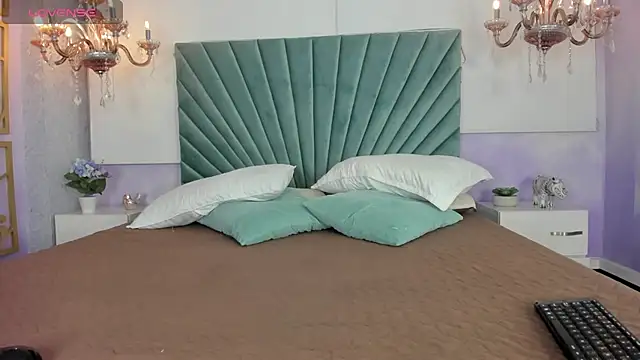 Snapshot of JulietSofia chatting on December 16, 2025, 3:44 am JulietSofia online show from December 16, 2025, 3:44 am