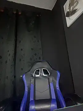 Tracy KS online show from December 2, 2025, 3:19 am