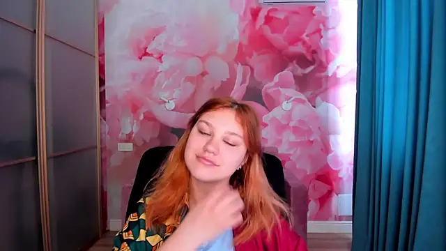 Snapshot of AngelinaLow chatting on April 24, 2026, 11:45 am AngelinaLow online show from April 24, 2026, 11:45 am