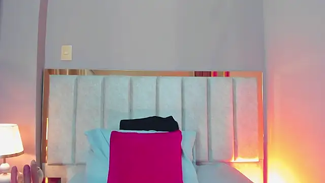 Snapshot of BeckyVidal chatting on November 14, 2025, 12:36 am BeckyVidal online show from November 14, 2025, 12:36 am