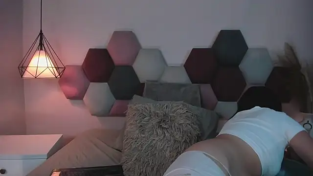 Snapshot of BeckyVidal chatting on November 24, 2025, 6:08 pm BeckyVidal online show from November 24, 2025, 6:08 pm